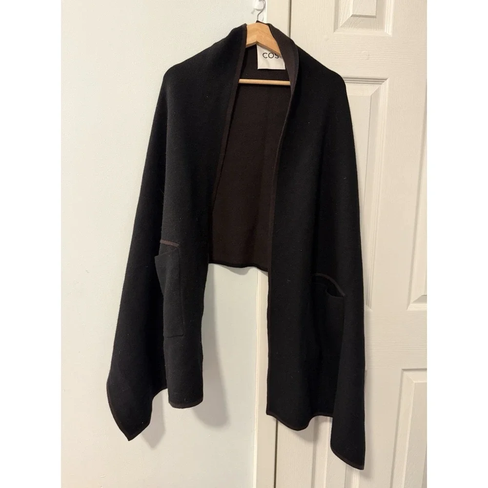 COS Wool Shawl Scarf One Size Cape Poncho Pockets Old Money Drapey Minimalist